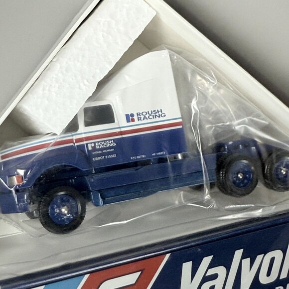 Vintage Nascar Mike Martin Valvoline Roush Racing #6 Semi Truck 1:64 Diecast - Picture 2 of 7